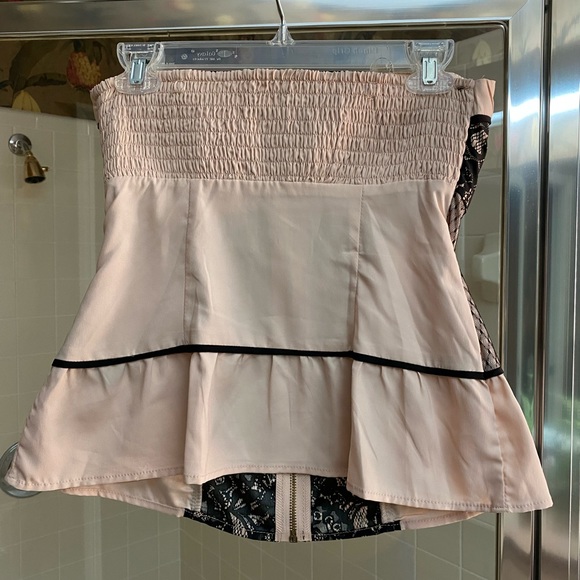 NWOT Corset Top - Picture 2 of 3